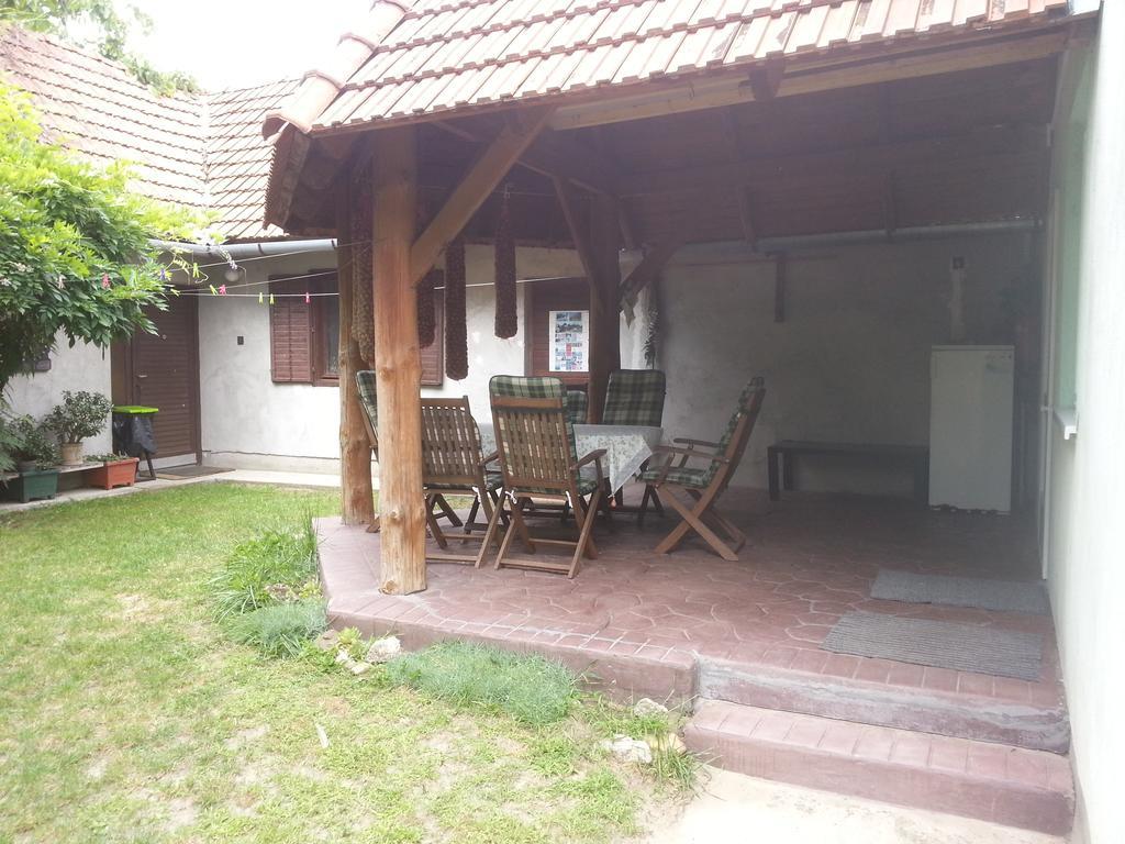 Gyula-tanya Vendégház Csongrád Exterior foto